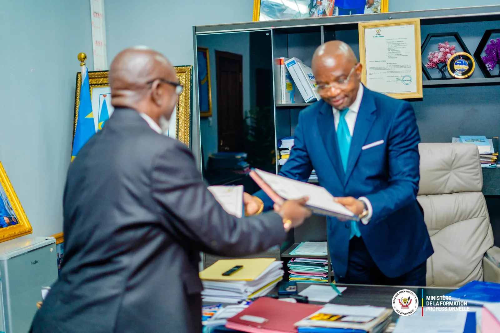 Maître Marc EKILA et Billy SELEKANE signent le partenariat stratégique entre le Ministère et Win Win International