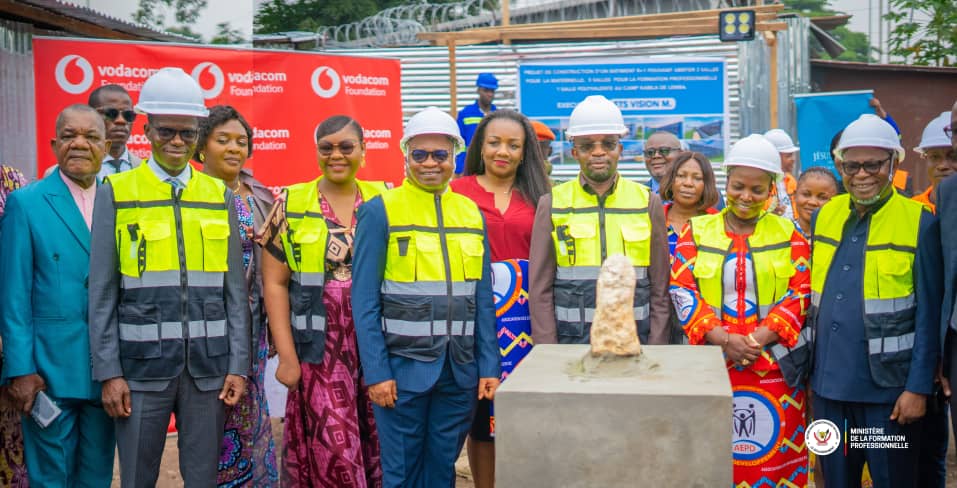 GRÂCE AU PLAIDOYER DU MINISTRE D’ÉTAT EKILA, UN CENTRE DE FORMATION PROFESSIONNELLE EN CONSTRUCTION AU CAMP KABILA DE KINSHASA